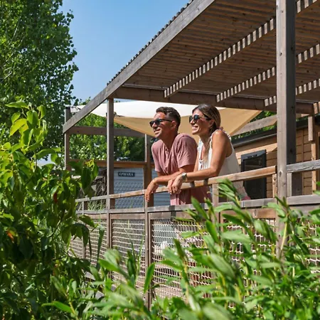 キャンプ場 6p 3bdrms Aircon