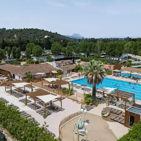 Kemp 6p 3bdrms Aircon *