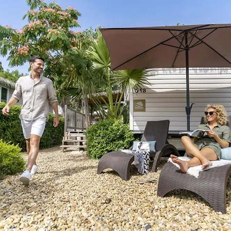 Kemp 6p 3bdrms Aircon *